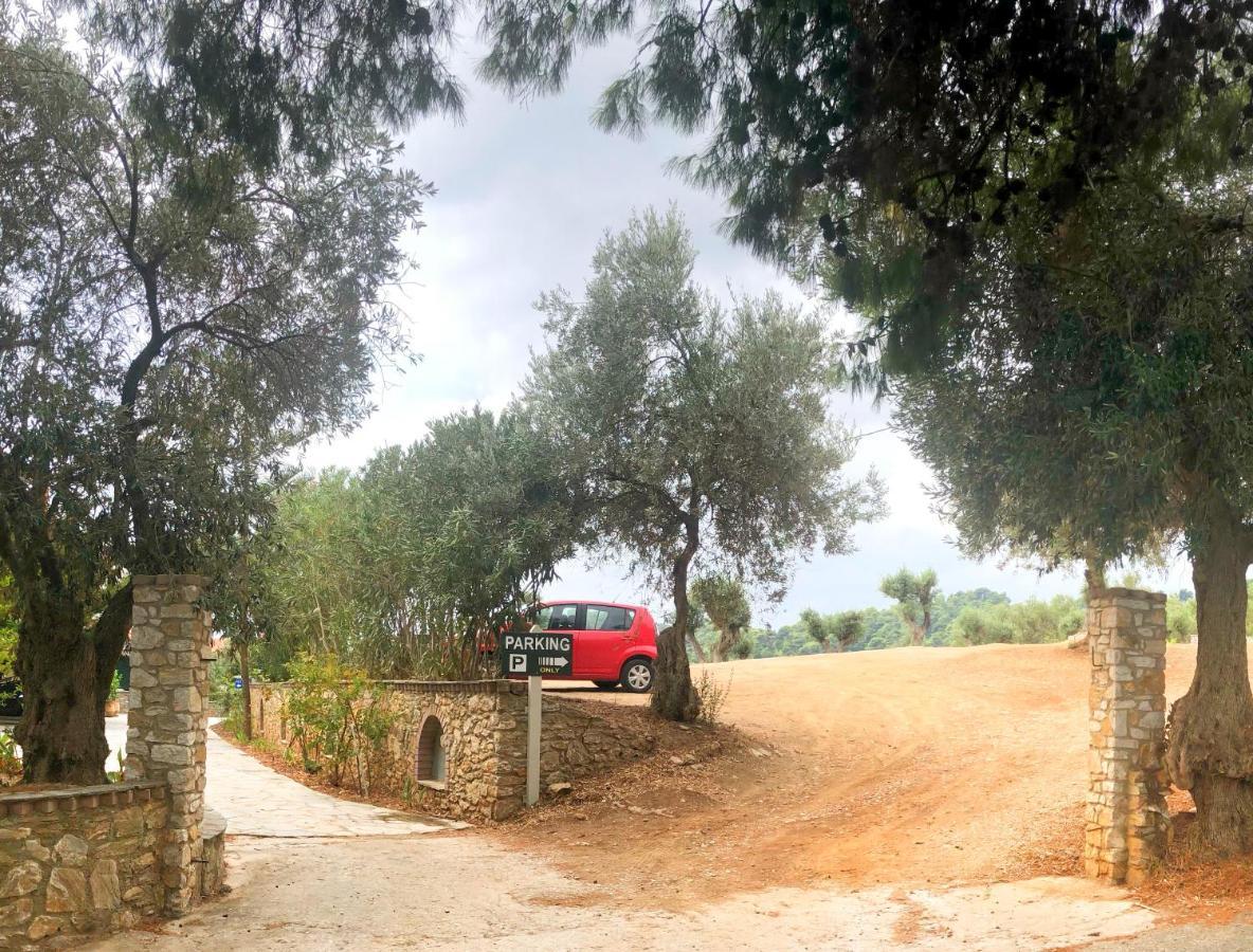 Azzurro Hotell Katsaros  Exteriör bild