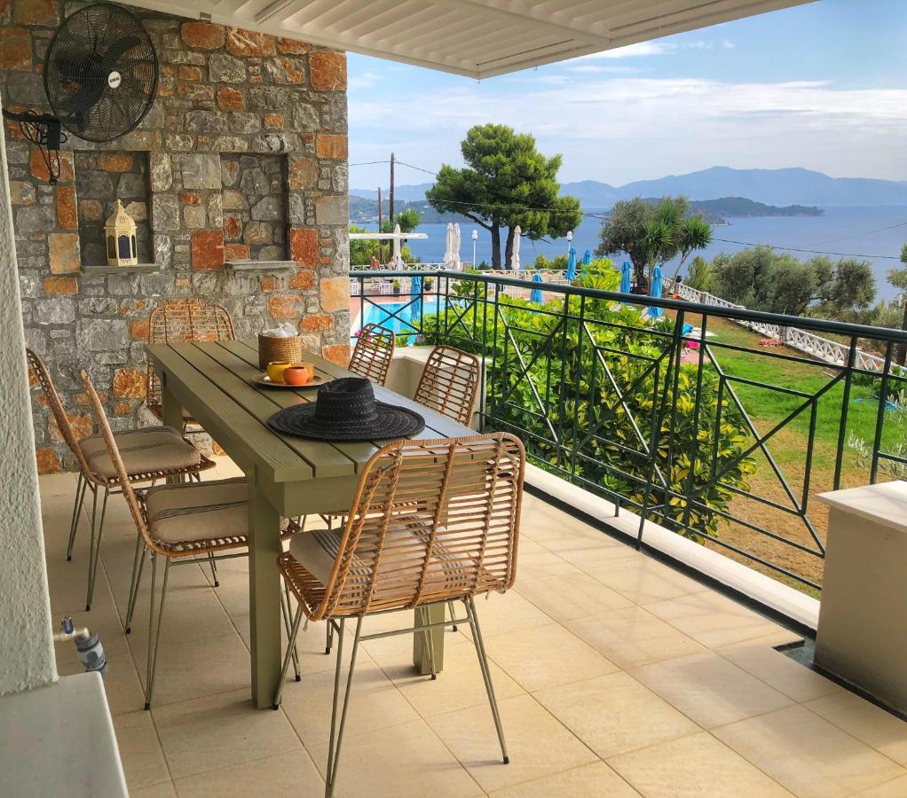 Azzurro Hotell Katsaros  Exteriör bild