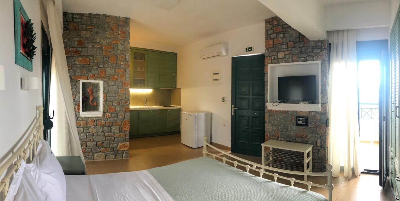 Azzurro Hotell Katsaros  Exteriör bild
