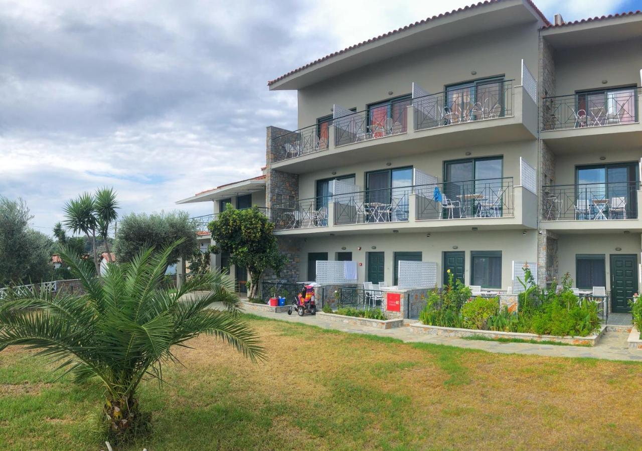 Azzurro Hotell Katsaros  Exteriör bild