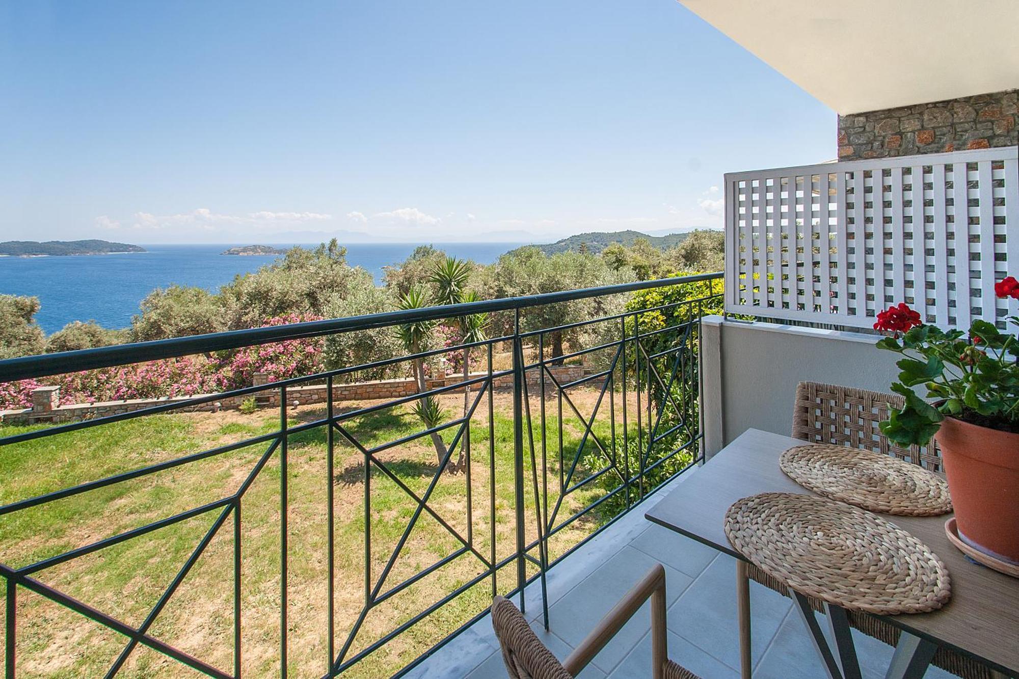 Azzurro Hotell Katsaros  Exteriör bild
